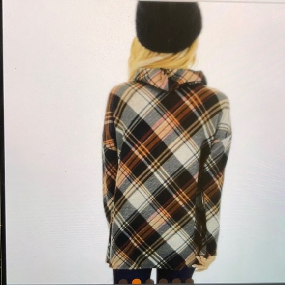 Simple and Chic plaid pull over - Picture 2 of 7